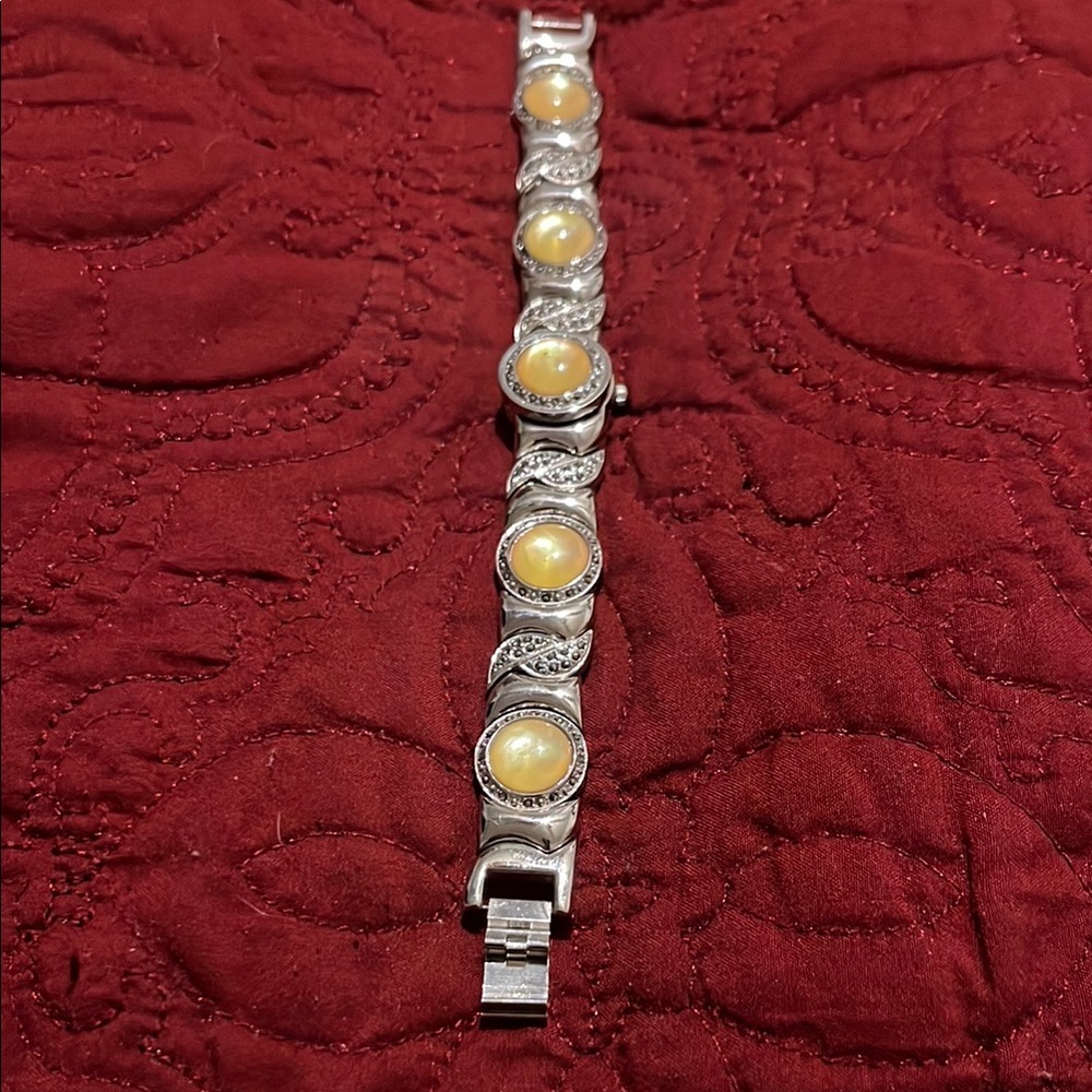 STUNNING! LEE SAND MOTHER OF PEARL FACE SILVER  BRACELET WATCH